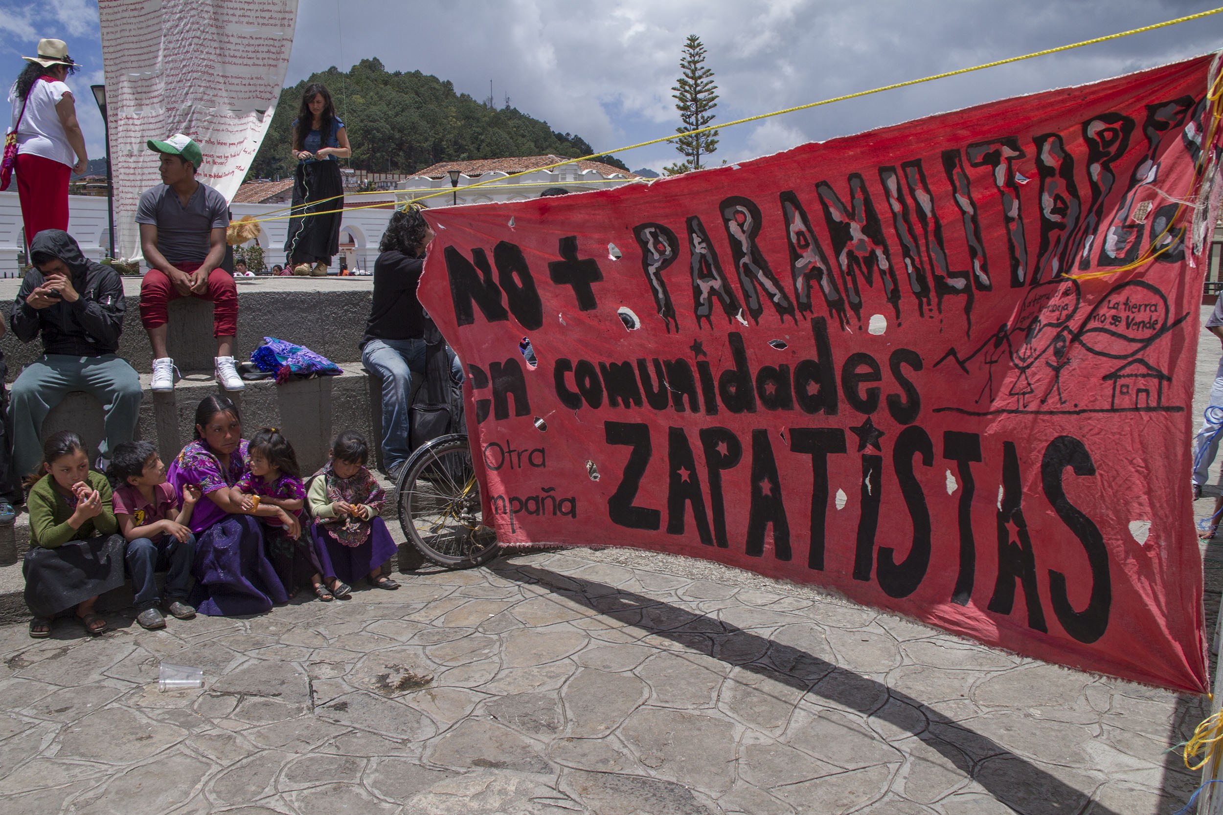 No-ma--s-paramilitares-en-comunidades-zapatistas.jpg