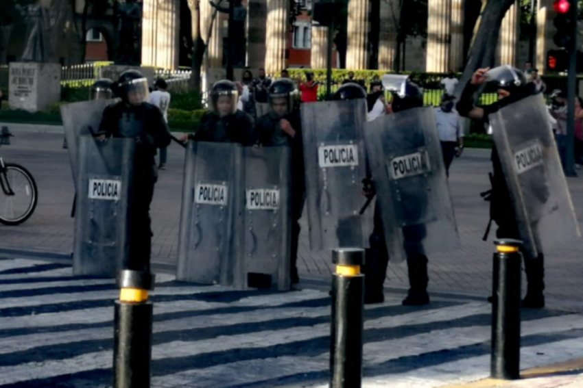 Acción urgente | REDTDT: Detenciones arbitrarias y violencia policial  contra manifestantes en Guadalajara, Jalisco, México. | CDH Fray Bartolomé  de Las Casas